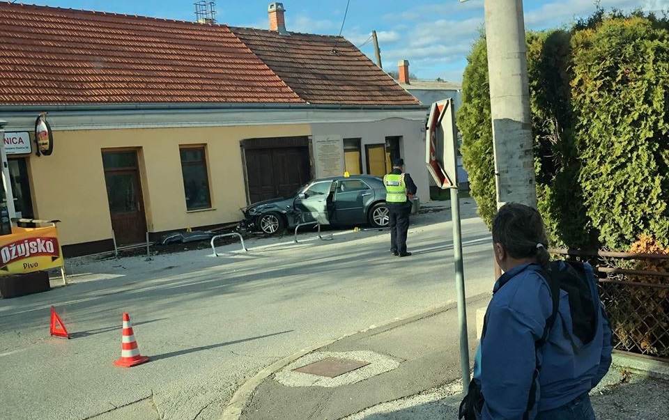 Veliko Trgovišće - FOTO: Policija zaustavlja KZŽ