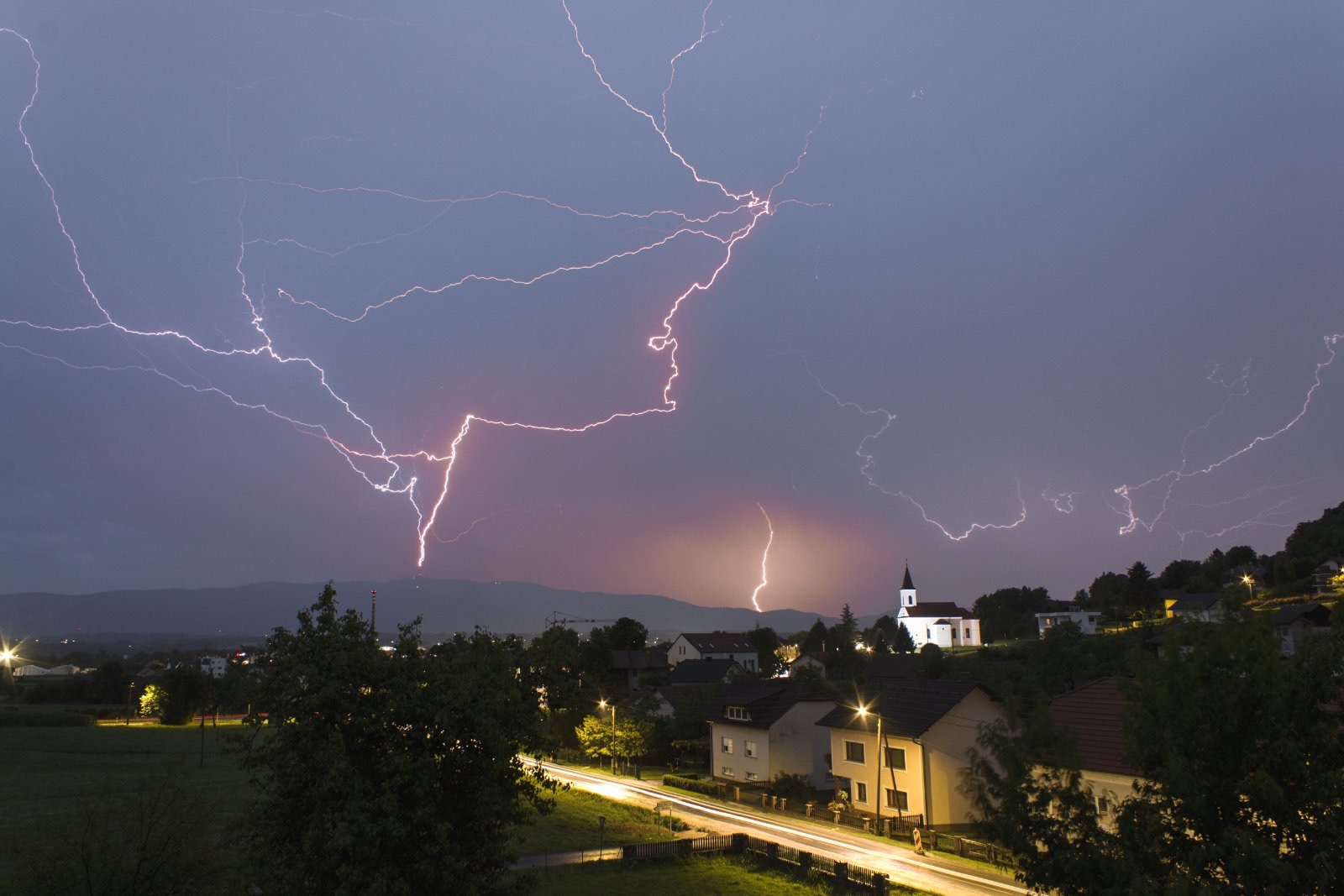 upozorenje na veliku opasnost od snažne grmljavinske oluje